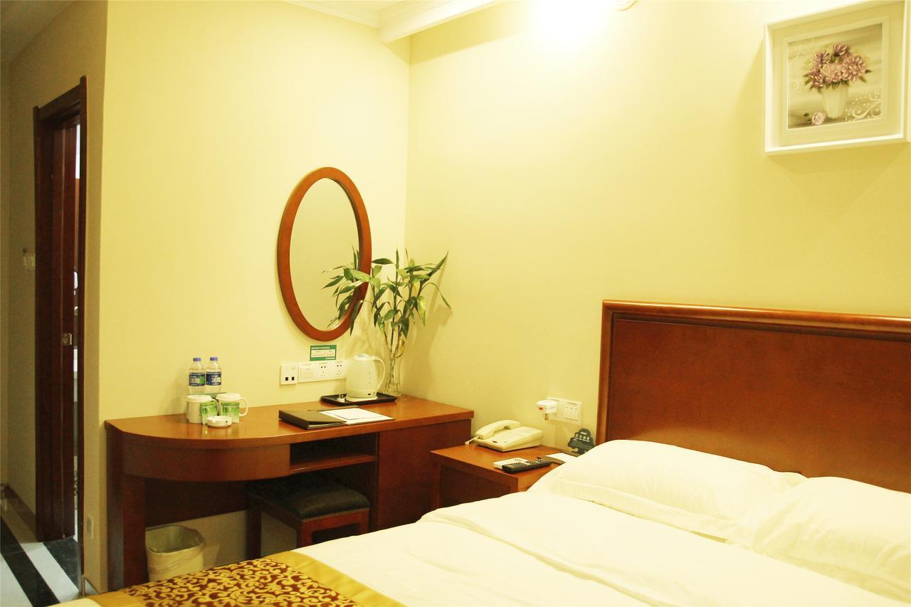 Greentree Inn Liaoning Dalian Development Zone Jinma Road Pedestrian Street Express Hotel Exterior photo